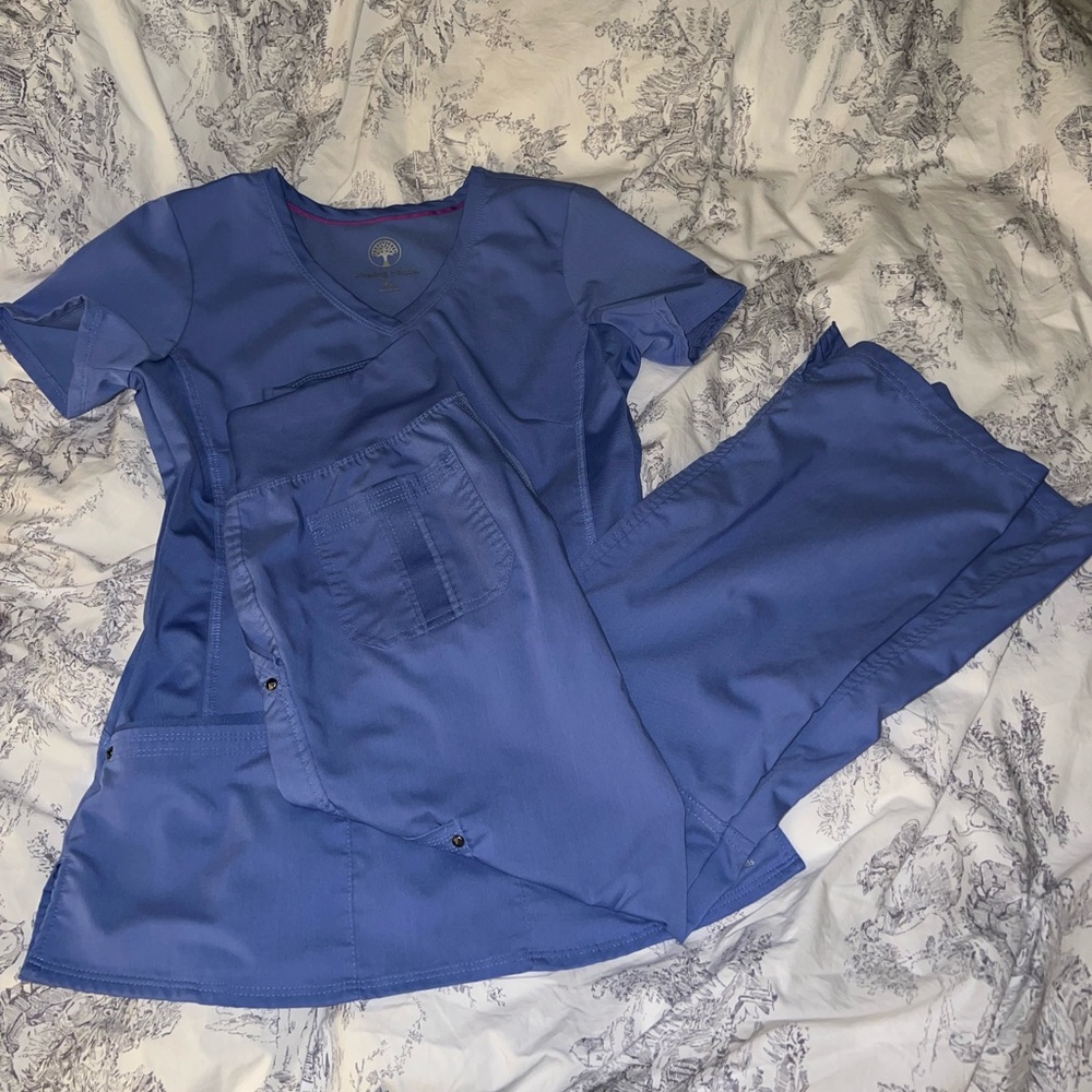 XS Healing hands women’s scrub set